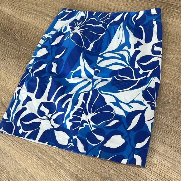 J . McLaughlin Serina Floral Print blue/white skirt women’s size 10 - Picture 11 of 13
